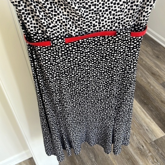 Dressbarn black white swing dress red belt cap sleeves geometric print NWT midi - Picture 10 of 13
